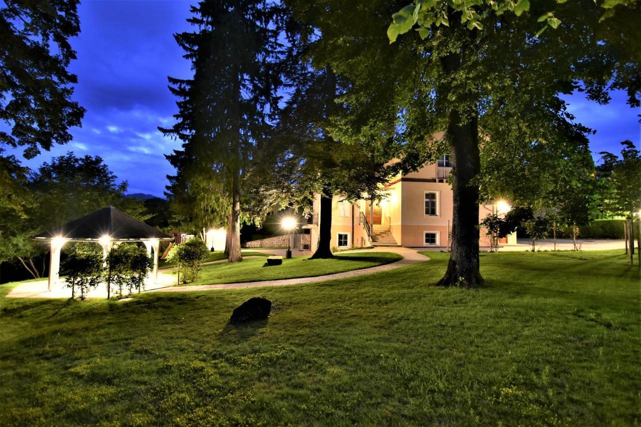 Vila Kljuce Apartments Блед Екстер'єр фото