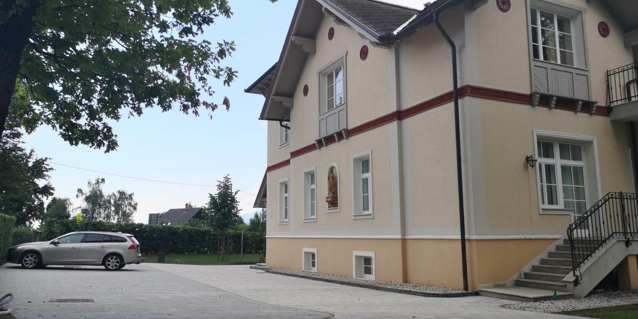 Vila Kljuce Apartments Блед Екстер'єр фото